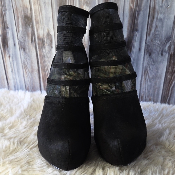 G by Guess Black Mesh Heeled Boots Size 8M - Picture 2 of 6